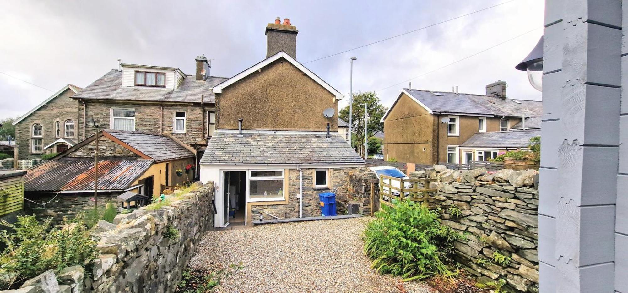 Cheerful 2 Bed Home With Mountain Views Blaenau Ffestiniog Exterior photo