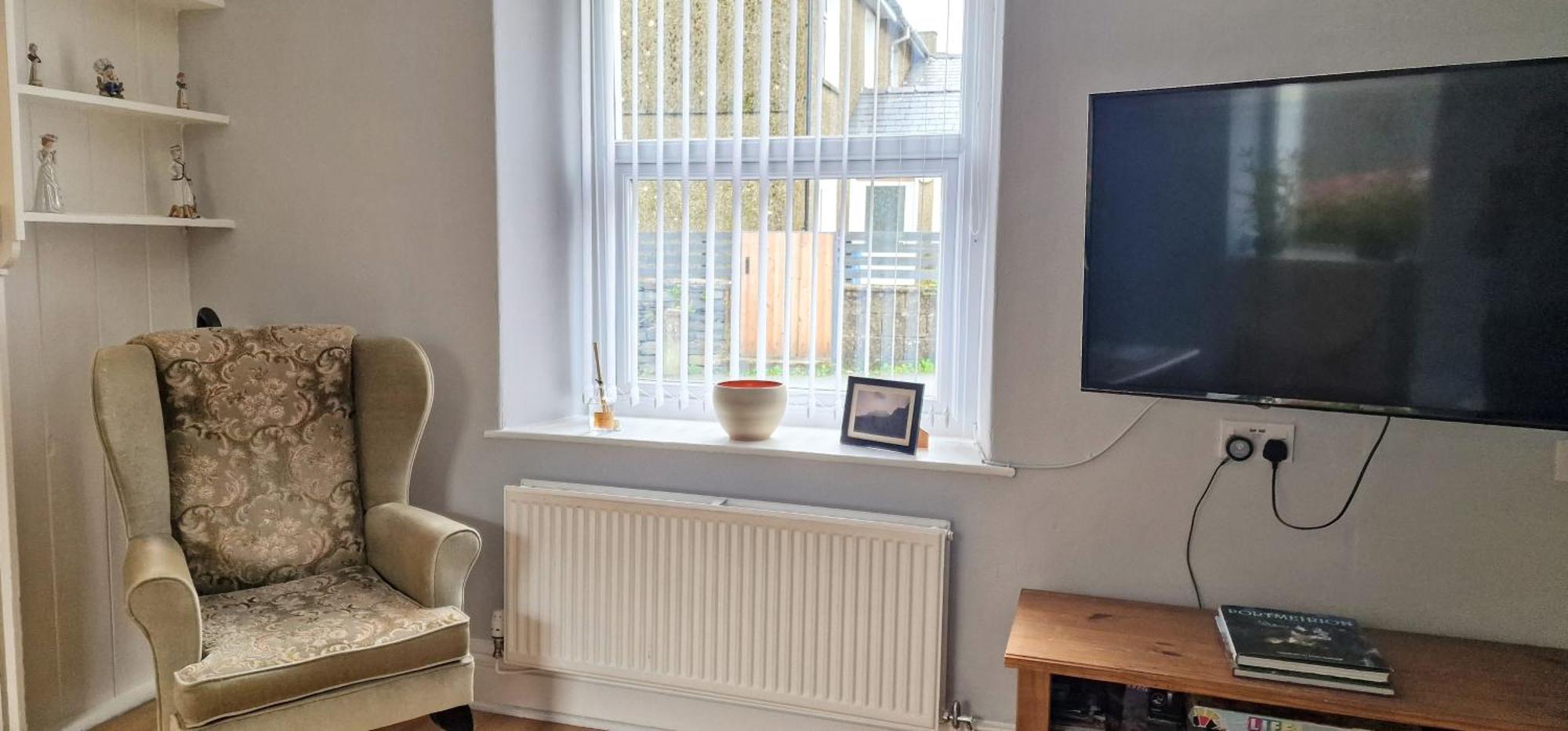 Cheerful 2 Bed Home With Mountain Views Blaenau Ffestiniog Exterior photo